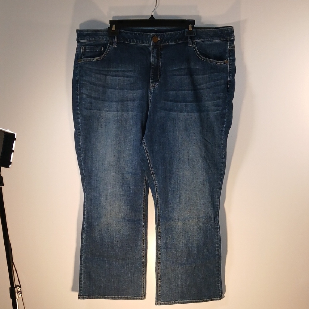 Lane Bryant Mid Rise Boot Slight Flare NWT 24 Short Jeans